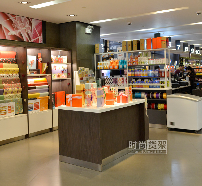 超市貨架_禮品陳列臺(tái)